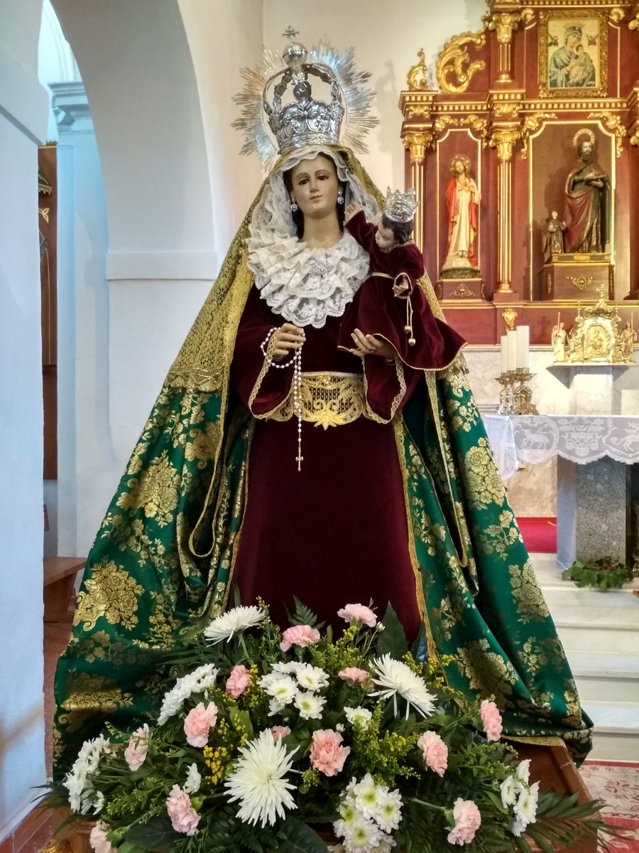“El Rosario me ha acompañado en los momentos de alegría y en los de tribulación. A él he confiado tantas preocupaciones y en él siempre he encontrado consuelo”. San Juan Pablo II. ¡Feliz día de la Virgen del Rosario!