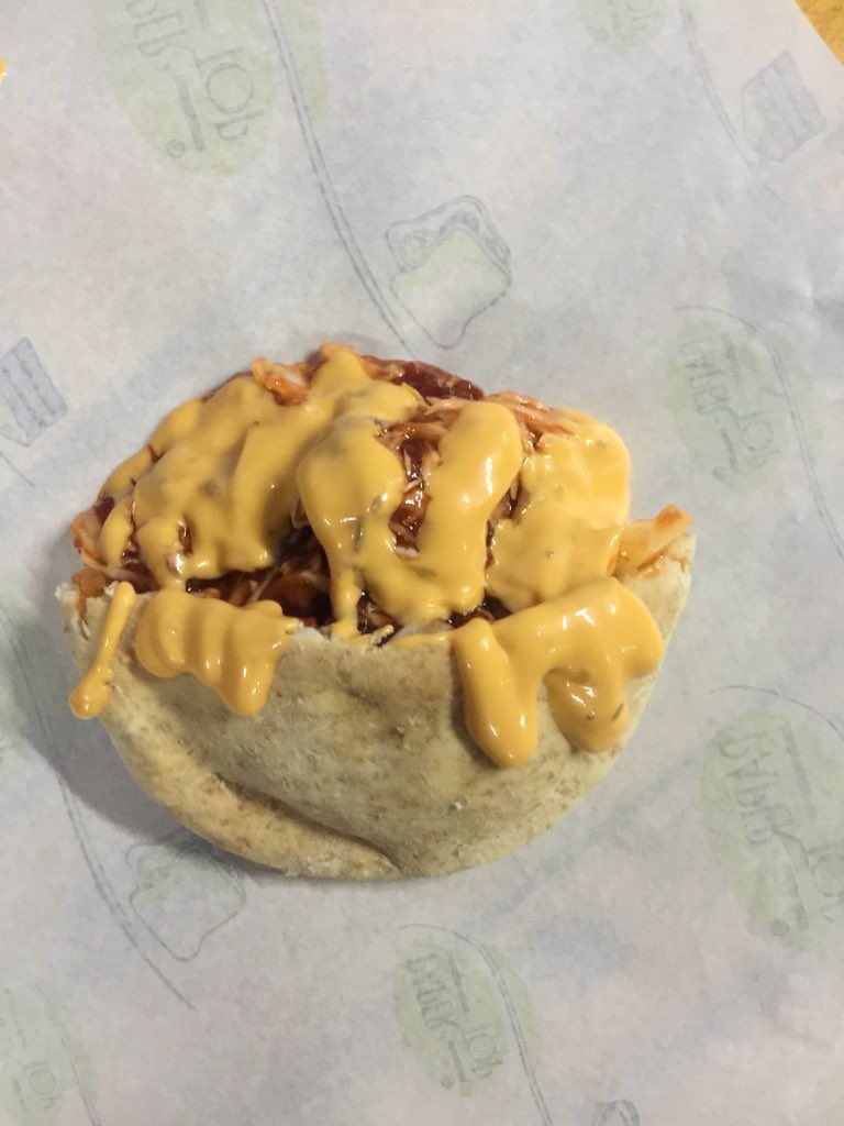 MalayFoodHunter's tweet photo. 📣📣Kebab sultan cheese meleleh leleh📣📣

Di buka jam 5pm hingga 11 pm, Harga rm3.50 untuk daging dan ayam .

Lokasi :Kampung melayu sungai buloh, selangor

😍😍😍😍😍😍😍😍😍😍😍 https://t.co/1lZseu1f3j