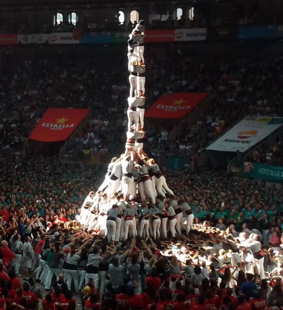 ⚠️ LA COLLA CASTELLERA <a href="/cstesteveroures/">Castellers de Sant Esteve de les Roures</a> COM SEMPRE,FA PINYA SENSE CAP PAS ENRERE. 

#ConcursTGN2018 #castellers #CastellsEnXarxa #concurscastells #SantEstevedelesRoures #concurscastells2018