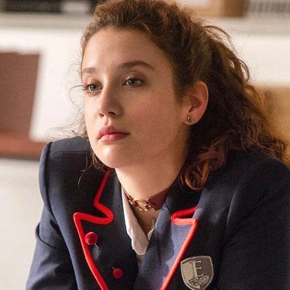 Adhara_ONG's tweet photo. Marina es el personaje que interpreta @Mariapedraza_ en #ELITE la nueva serie de @netflixes. De familia adinerada, hetero, blanca y viviendo con #VIH. Desde #Adhara #SevillaCheckpoint agradecemos que se dé visibilidad al VIH y de una forma tan bien tratada. https://t.co/02DKDTInUv