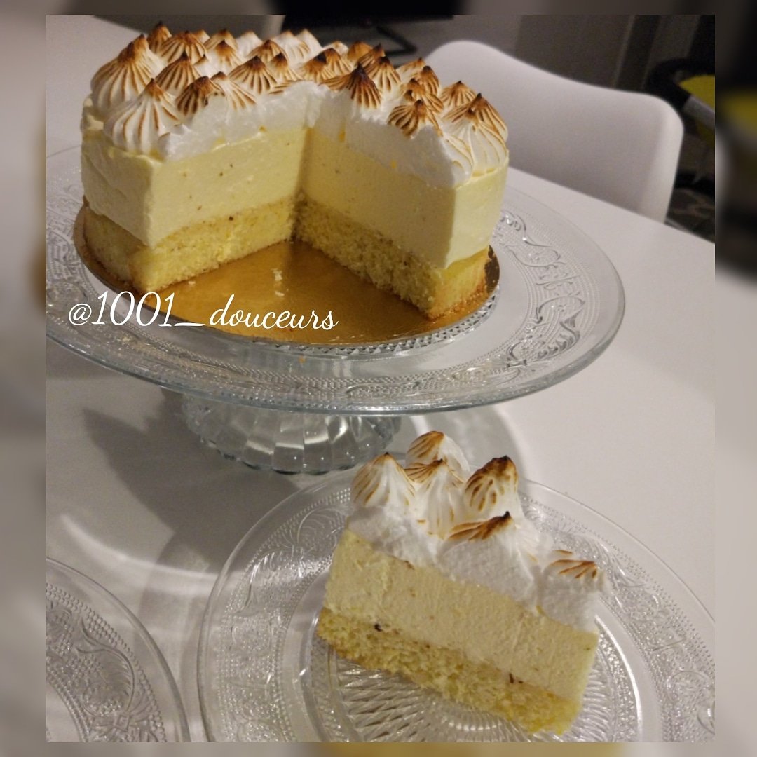 1001_douceurs's tweet photo. Gâteau tout en légèreté. Nuage au citron 😍😋 #mousse #citron #meringue #patisserie https://t.co/a7LKnXb2Qs
