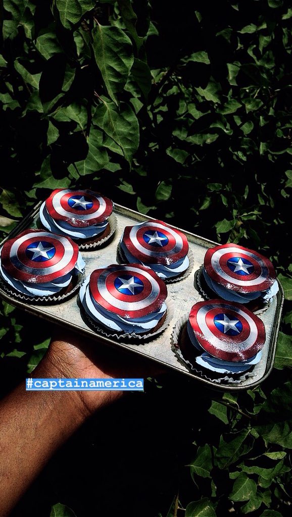 Captain America cupcakes 