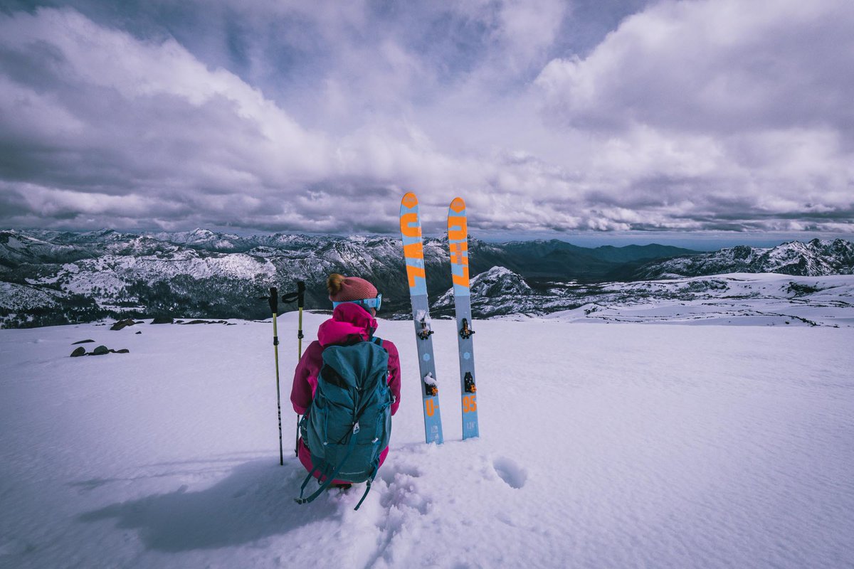 DomingoDev's tweet photo. Llegamos al último día de una #powderweek inolvidable con una #promoticket a solo $20.000 🙌🏼❄️
ℹ️Recuerda revisar infonieve en nuestras stories y en nuestra web para saber de estado de pistas, andariveles y camino. https://t.co/UYtCr6ZOz6
#nevadosdechillan #snow #ski https://t.co/cicEPGLbse