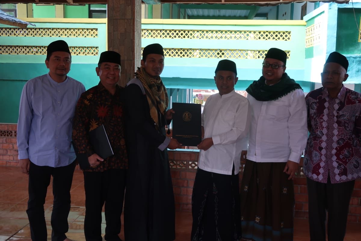 SyaifulHooda's tweet photo. Menghadiri Acara Haul Akbar dan Temu Alumni di Pondok Pesantren Al-Hikamussalafiyah Cipulus Purwakarta.
Sekaligus MoU antara Ponpes Cipulus dengan Universitas Islam Nusantara (UNINUS).
#pesantren #ulama #santri #purwakarta #cipulus #uninus https://t.co/LMixuNNXA1
