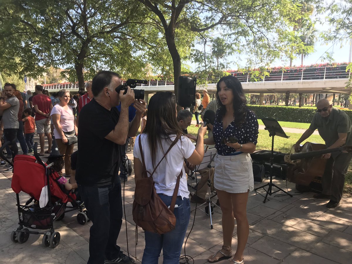 Esta tarde os esperan de nuevo nuestros talleres, el famoso desfile de mascotas y muchas más sorpresas. ¡No os lo perdáis!  😊