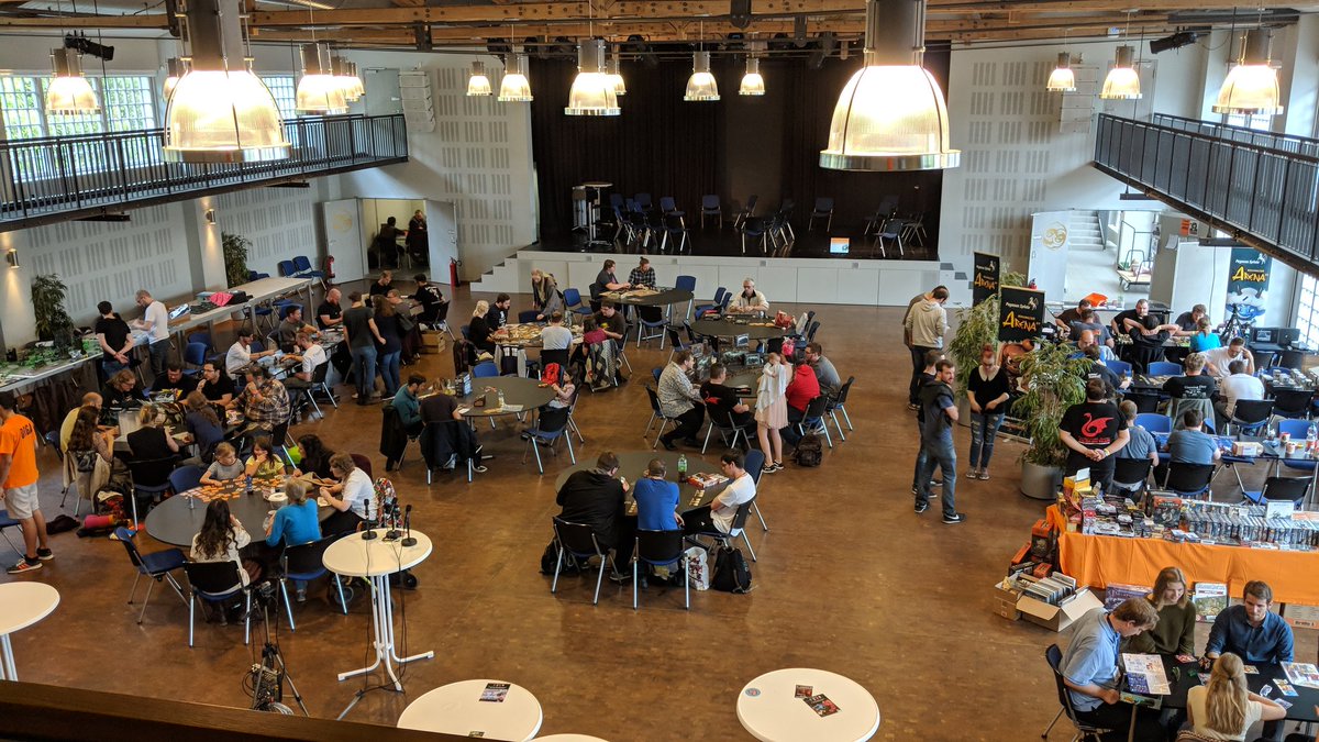 Läuft! 

#rpg #convention #tabletop #cosplay #saarcon2018 #rollenspiel #brettspiele #saarcon #saarbriggedugeiler