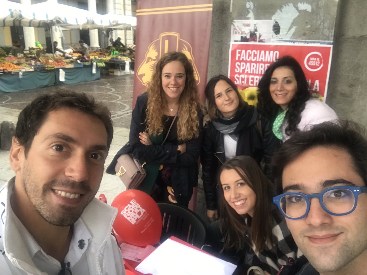 AlessandriaLeo's tweet photo. Sabato 6 ottobre 2018 presenti insieme al @rotaractalessandria per la raccolta fondi per la #MeladiAism di @AISM_onlus a sostegno della ricerca! #entusiasmoalservizio #leoclub #rotaract #weserve #insieme https://t.co/esxcsqZ74p