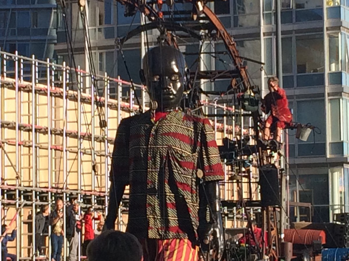 squareeyedgeek's tweet photo. Photos from Saturday's #GiantSpectacular in Liverpool! Shame we didn't get to see the #BigGiant up close (The Strand was wayyy over capacity!), but seeing the #LittleBoyGiant and #Xolo racing definitely made up for it!! #LiverpoolsDream #RoyalDeLuxe https://t.co/TKTTAqcoeL