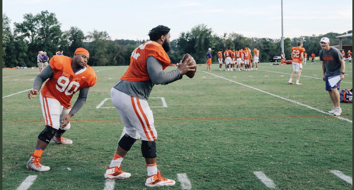 ClemsonUpdates's tweet photo. #Clemson Trying 300 lb QB and 350lb RB coming soon. #Unstoppable #SmashBrothers #FirstRoundPicks https://t.co/SVf55PrepG