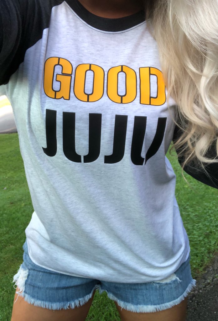 BurghBlondes's tweet photo. Sometimes, we just need a little good Juju... 😉🏈✨🖤💛 Our newest shirt is available for purchase at https://t.co/Lpa5klLBvO 

#Steelers #Juju #GoodJuju #SteelersNation #blackandgold #steelersgirl #NFL #football #footballsunday https://t.co/KRO6bjIq5k