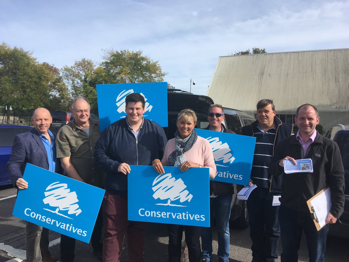 OxonTories's tweet photo. Out for @benmabbett on a sunny Sunday afternoon #ToryCanvass #sundays https://t.co/XvfD4iFo0v