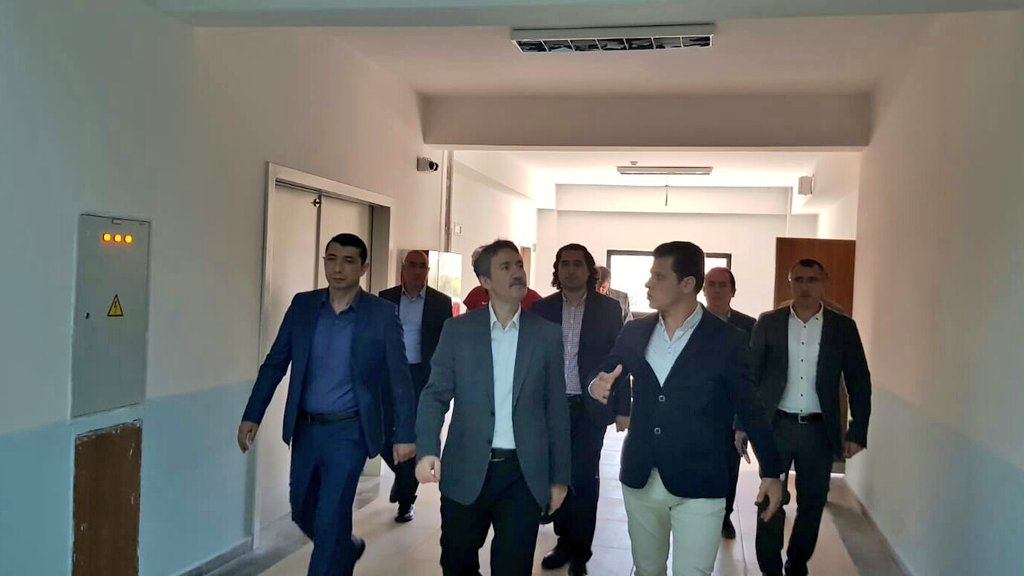 Müdürümüz Sayın Levent YAZICI, Esenyurt Necip Fazıl Kısakürek ortaokulunu ziyaret ederek, okul yönetimi ile değerlendirmelerde bulundu.
<a href="/tcmeb/">Millî Eğitim Bakanlığı</a> <a href="/memleventyazici/">Levent Yazıcı</a>