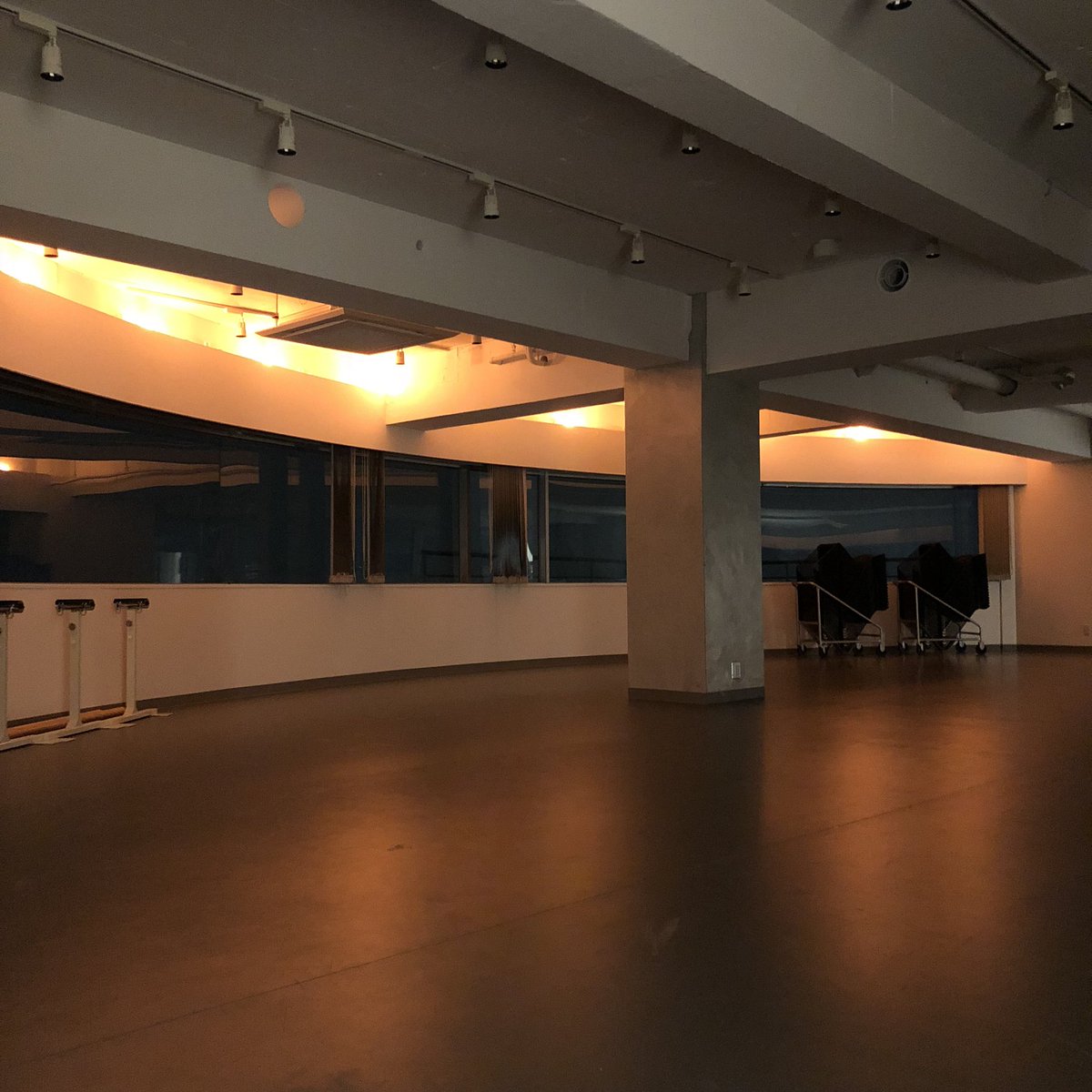 _Noahstudio_'s tweet image. ノアスタジオ学芸大店です！

10/1にオープンしたばかりの、7stにはまるで炎が揺らめいているような照明がついております！雰囲気作りに是非ご利用ください！

#noahstudio  #7st