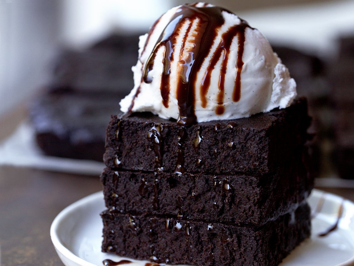 ChocCoveredKt's tweet photo. 16 Easy Vegan Chocolate Recipes! https://t.co/M8D7rQvtKL #vegan #chocolate #recipe https://t.co/vAc65s6ylV