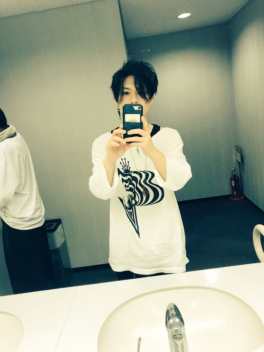 ぴらの 今日の写真はこれだけ 後ろでもぞもぞしてるのはみかる