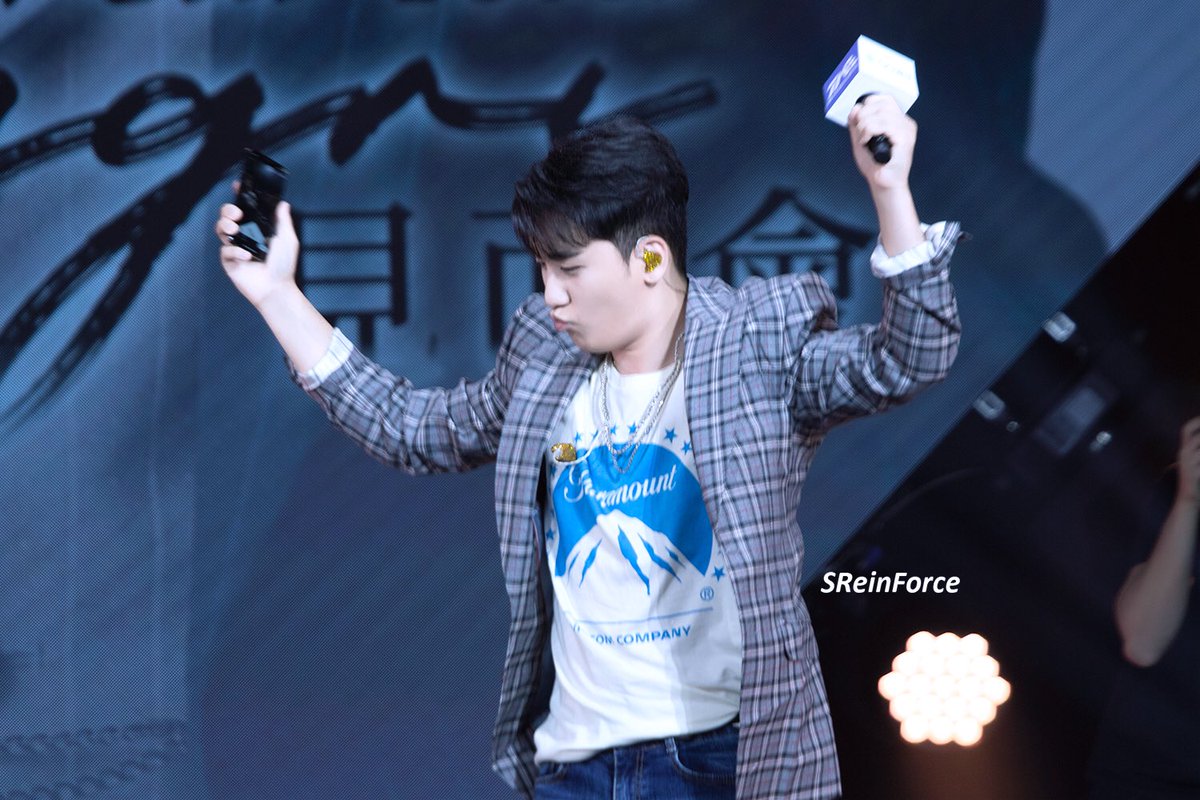 [HQ]181003 THE GREAT SEUNGRI Hong Kong FM
dancing baby panda🐼😚🕺🏻
<a href="/ForvictoRi/">Lee seung ri スンリ 이승리</a> 
#승리 #SEUNGRI
