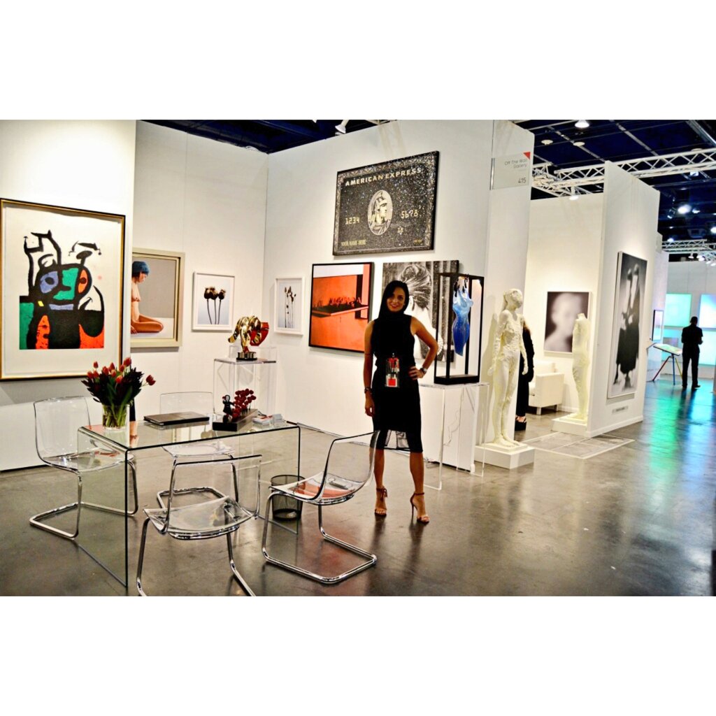 yourgallerist's tweet photo. Last day of #TexasContemporary #ArtFair visit @offthewallone booth 415 and many great galleries from around the globe / 12-6 pm
#txcontemporary #ContemporaryArt #HoustonArts #ArtHouston #Artmarket https://t.co/2Bs1KGsf1F