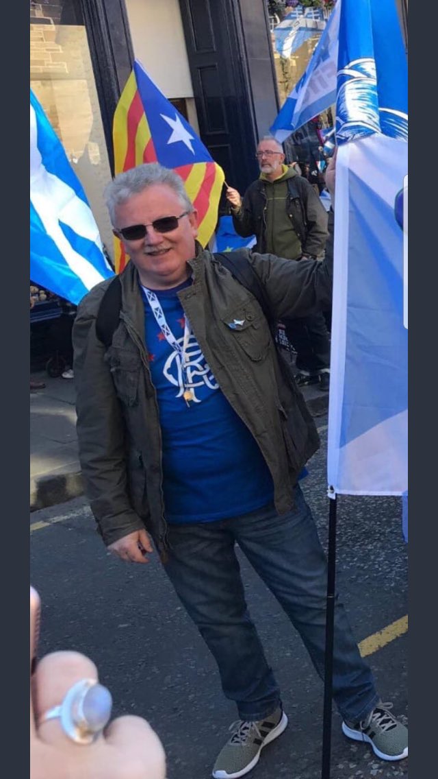 kingbillywatp's tweet photo. This man is a traitor n shood be banned from ibrox. Rt if u agree. https://t.co/ax6NLbWRIo