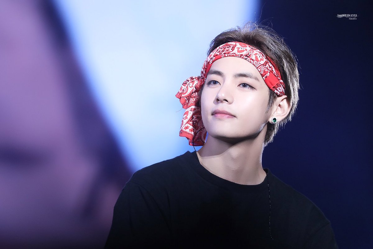 SmokeinEyes_V's tweet photo. 💜
181006 LOVE YOURSELF in NEW YORK
#태형 #뷔 #V #TAEHYUNG #BTS⁠⁠⁠⁠⁠⁠⁠⁠⁠⁠⁠⁠⁠⁠ #방탄소년단 @BTS_twt https://t.co/nPzn6i84Bl