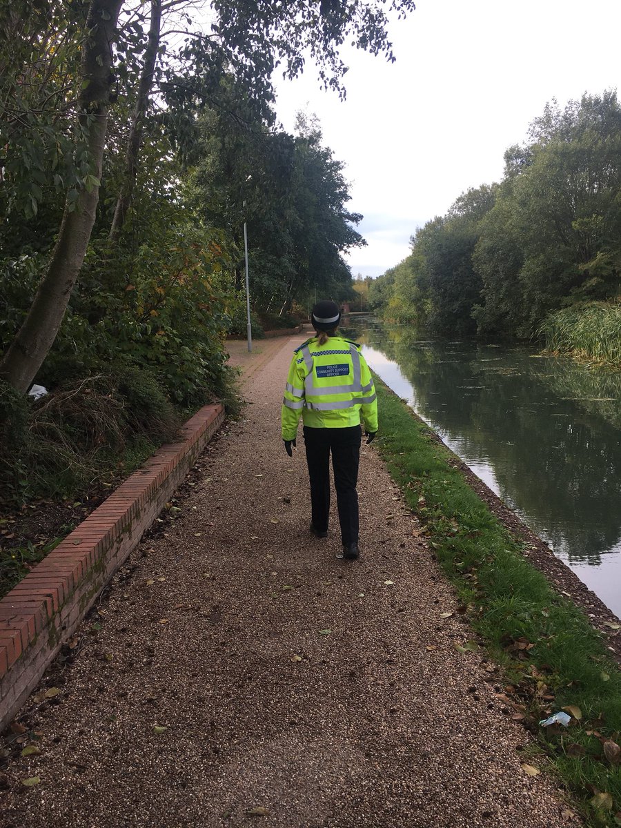 EttingshallWMP's tweet image. Visible foot patrols have been conducted in areas such as Chelwood Gardens, Weston drive and the canal footpath. #ettingshall #WMP #visible