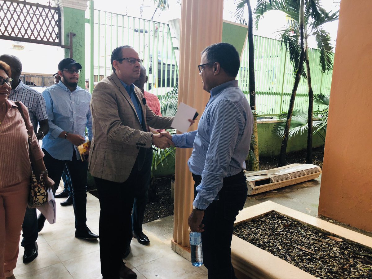 TommyGalanG's tweet photo. Recibo a nuestro exponente al Lic. Trajano Vidal Potentini. Quién nos hablará de la Ley de Partidos en el día de hoy. 

#LeyDePartidosSC https://t.co/PgS5afn3WY
