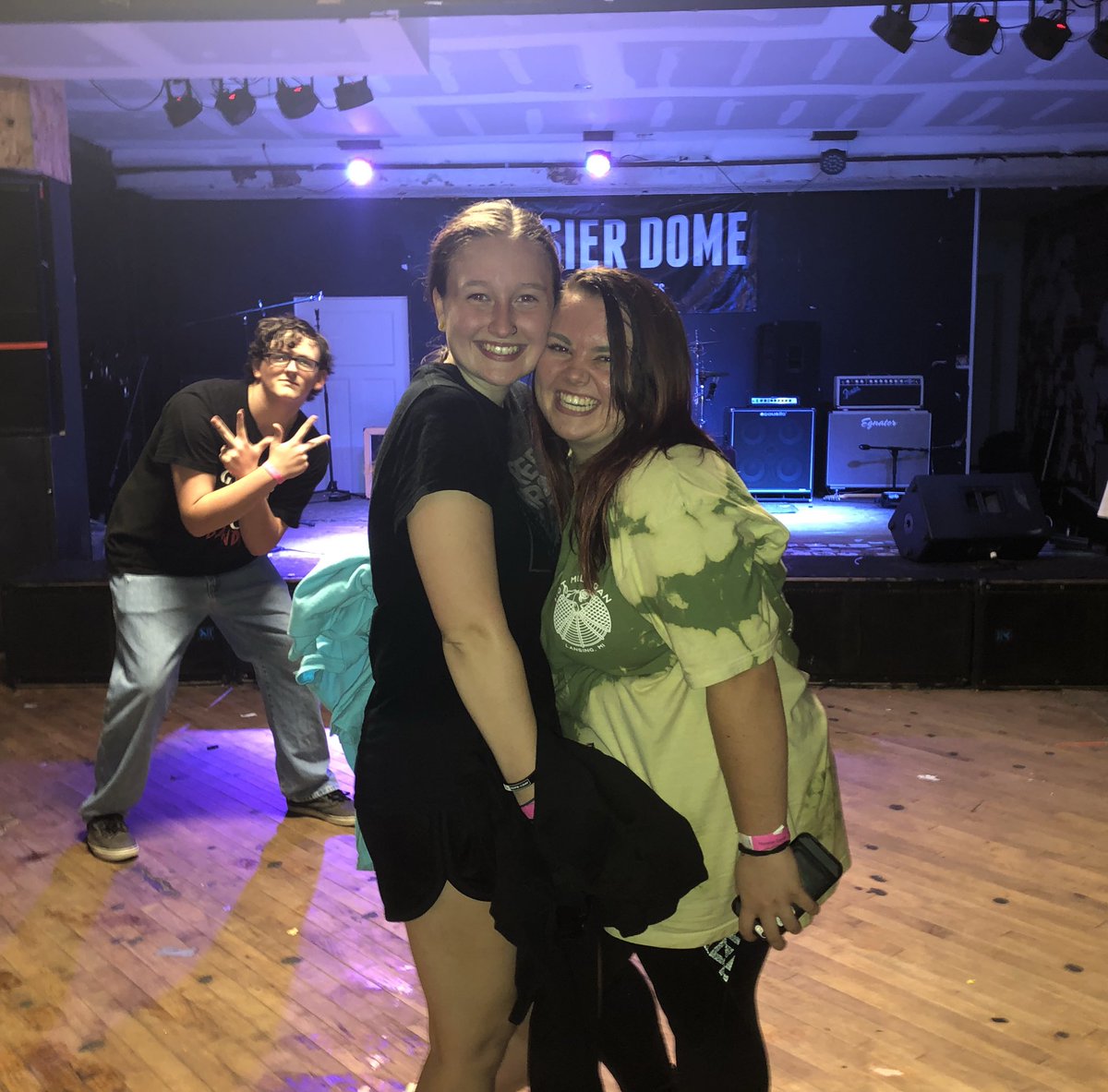 michellie🫧 |-/ tweet media