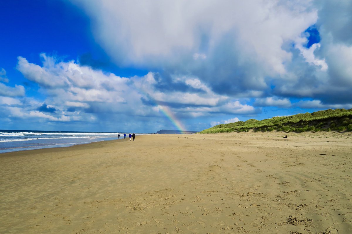 shutterclic's tweet photo. Easy Strand...end of the rainbow. @WeatherCee @barrabest @loveportrush @ILoveNorthCoast https://t.co/qfiF22gQgB
