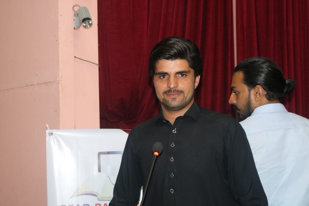 FazalRahman_06's tweet photo. First Social Media Leaders Conference clicks. I am happy to be a member of #ReadPakistan
#Cyberead
#SMLC2k18 https://t.co/Owxra46og2