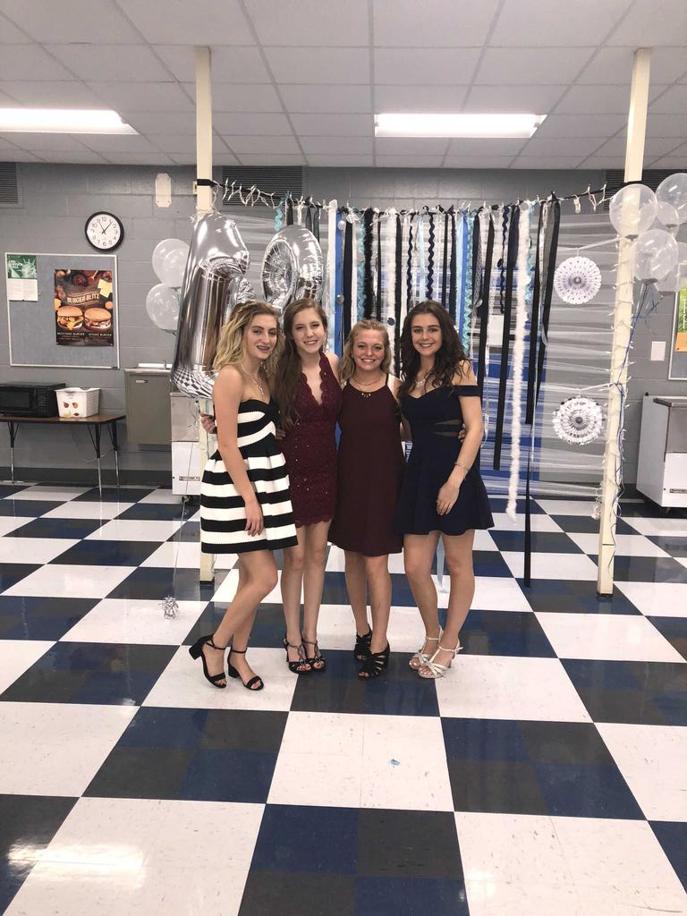 e_b43's tweet photo. hoco❤ https://t.co/y0PFLy4TIE