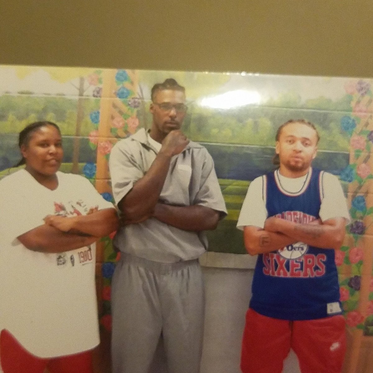 ayeitzdakid's tweet photo. Miss you bro #FreeWeez https://t.co/s70v4FWALy