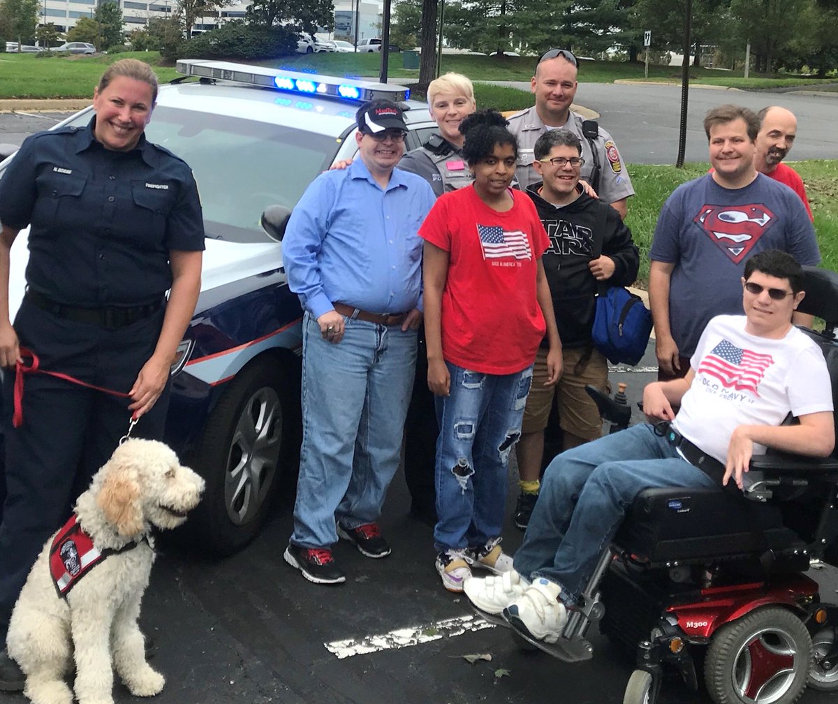 FairfaxCountyPD's tweet photo. Who doesn’t love a good motors demonstration? 🏍️💨 A few of our officers visited community members at @MyCRiNow to hang out and put on a show! #motorsquad #motorcycles #lawenforcement #FairfaxCounty #FCPD #communitypolicing https://t.co/ERe0uSTuKK