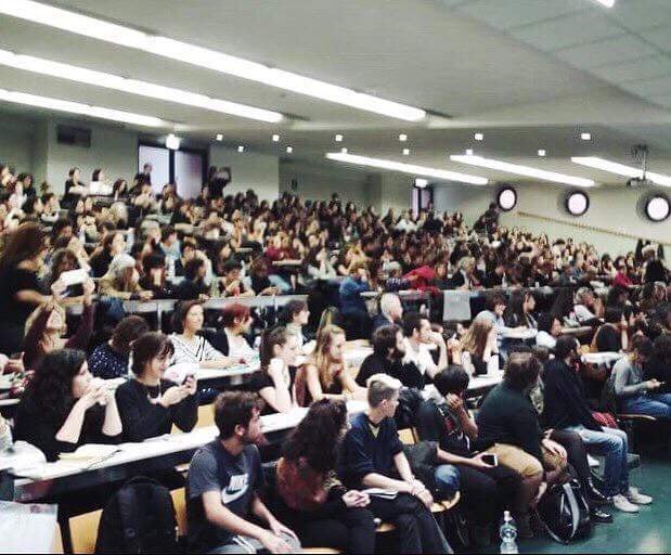 Lab_Crash's tweet image. #NUDM #NONUNADIMENO #NiUnaMenos Da ieri in più di 600 ci stiamo confrontando sui dispositivi che ci opprimono come donne, migranti e lavoratrici. Abbiamo immaginato percorsi di lotta verso il #25novembre e lo #sciopero dell&apos;#8marzo, creando già da ieri.. facebook.com/laboratorio.cr…