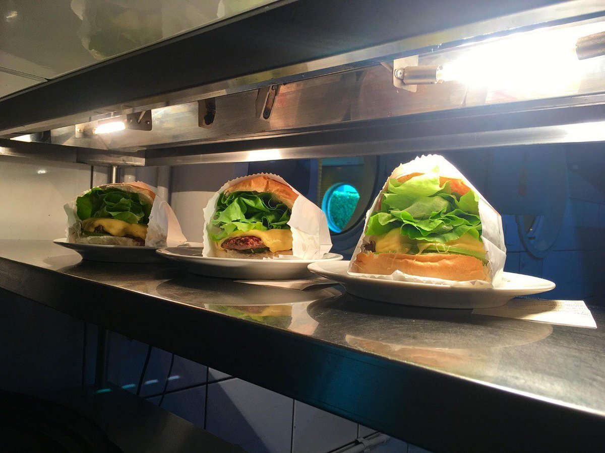 newdoghamburger's tweet photo. Hoje tá corrido, hein? Saiu pra votar e esqueceu de preparar o almoço? Não tem problema não, peça um lanche do #NewDog pelo delivery e o rango tá garantido! 😉
#vempronewdog #burger #hamburgueria #sp #newdoghamburger #food #itaimbibi #itaimbibisp #love #hamburgueiros #instagood https://t.co/1ViTfG94rm