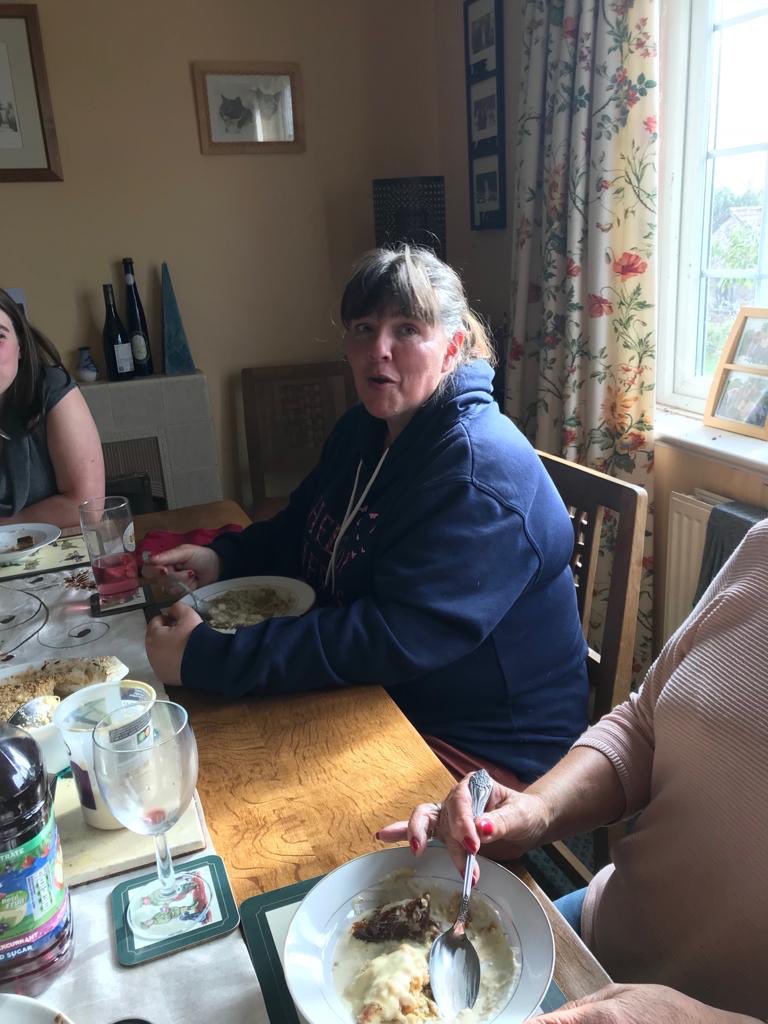 amblingwarrior's tweet photo. @loosecollie I want to change my bid to plus 10lb at fat club. @ikciv1 @hazeyh #doublepudding #cheesetofollow https://t.co/XT3DQkJ9h3