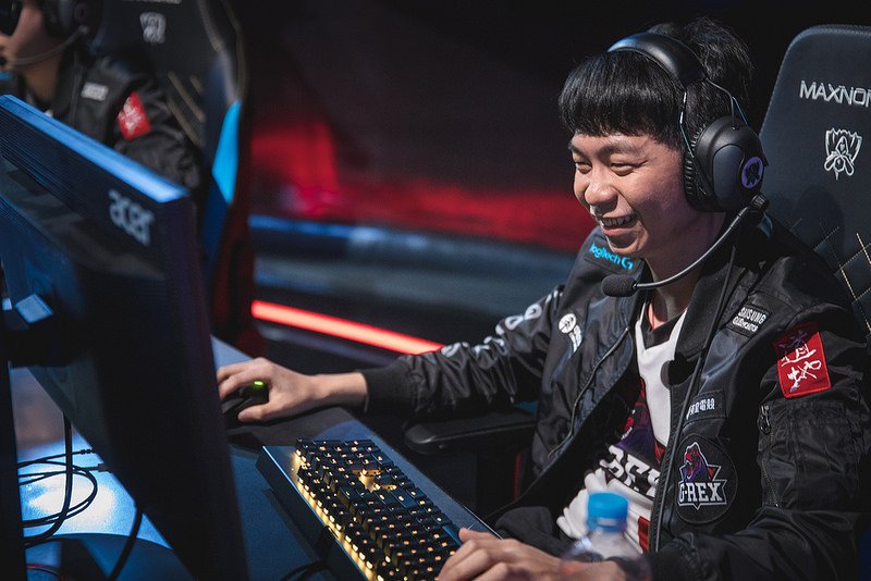 Panda_Stat's tweet photo. At last our final team of Group Stage of #Worlds2018 will be @EESstars as the 3rd seed of group D ! Their support Koala 🇹🇼 is coming up strong with his 👁‍🗨2.56 Vision Score per Minute, being 🥈#2 Support and 🥈2nd among all players in this stat. https://t.co/jEBnxhONrr