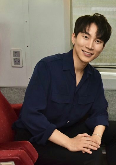 181007Hi Seo Eunkwang!!  How are you?  BTOB did well for their sched earlier. They told us that there will be a comeback too!! Waahh we're excited!! Hoping that we will get to hear your voice in the next album.  Take care leadernim!! We miss you!!  #WaitingForSilverlight