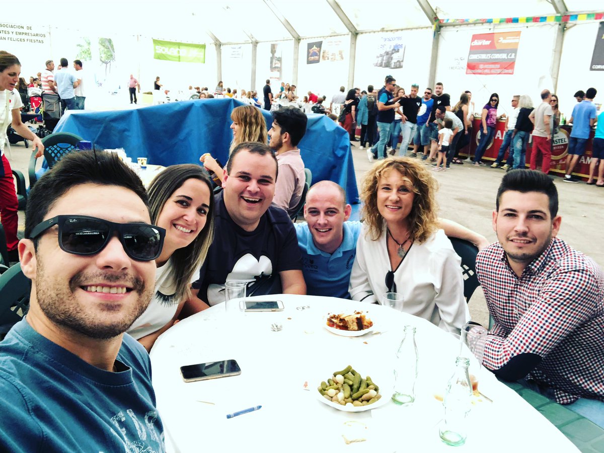 cuevasbaquero's tweet image. #CorveraMola #MelonesLuneros #AmigosForever #Chupipandi #PaellaGigante