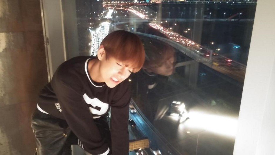 btsinfo1's tweet photo. 141008 @BTS_twt 뷔&amp;지민 트윗 장소정보 V&amp;Jimin's tweet place info.

서강8경빌딩 10층, 옥상
Seogang8(pal)kyoung Bldg. 10F, Rooftop

서울 마포구 토정로 128
128 Tojeong-ro, Mapo-gu, Seoul https://t.co/e3OZzmxIgp