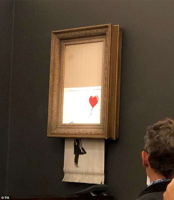 How many people have noticed the shading in the shredded Banksy Girl With Balloon pic? The top section<a href="/tag/tittytuesday"class="tags"><span>#tittytuesday</span></a>