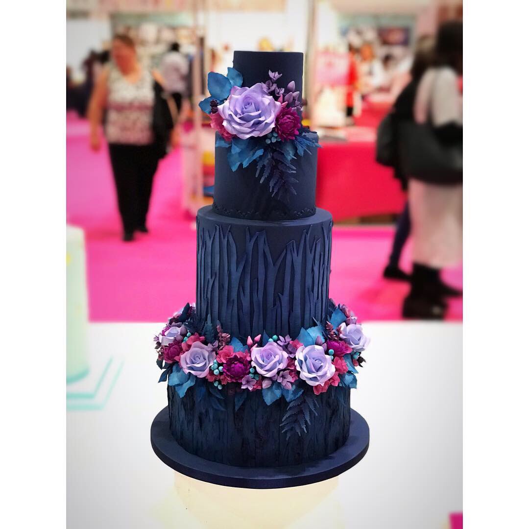 BecksBake's tweet photo. Some of my favourite display cakes and competition entries from @CakeandBakeShow #cakebake18 @ImmConUK @RosieCakeDiva @MCreativeCakes https://t.co/gI5VzjuK0G