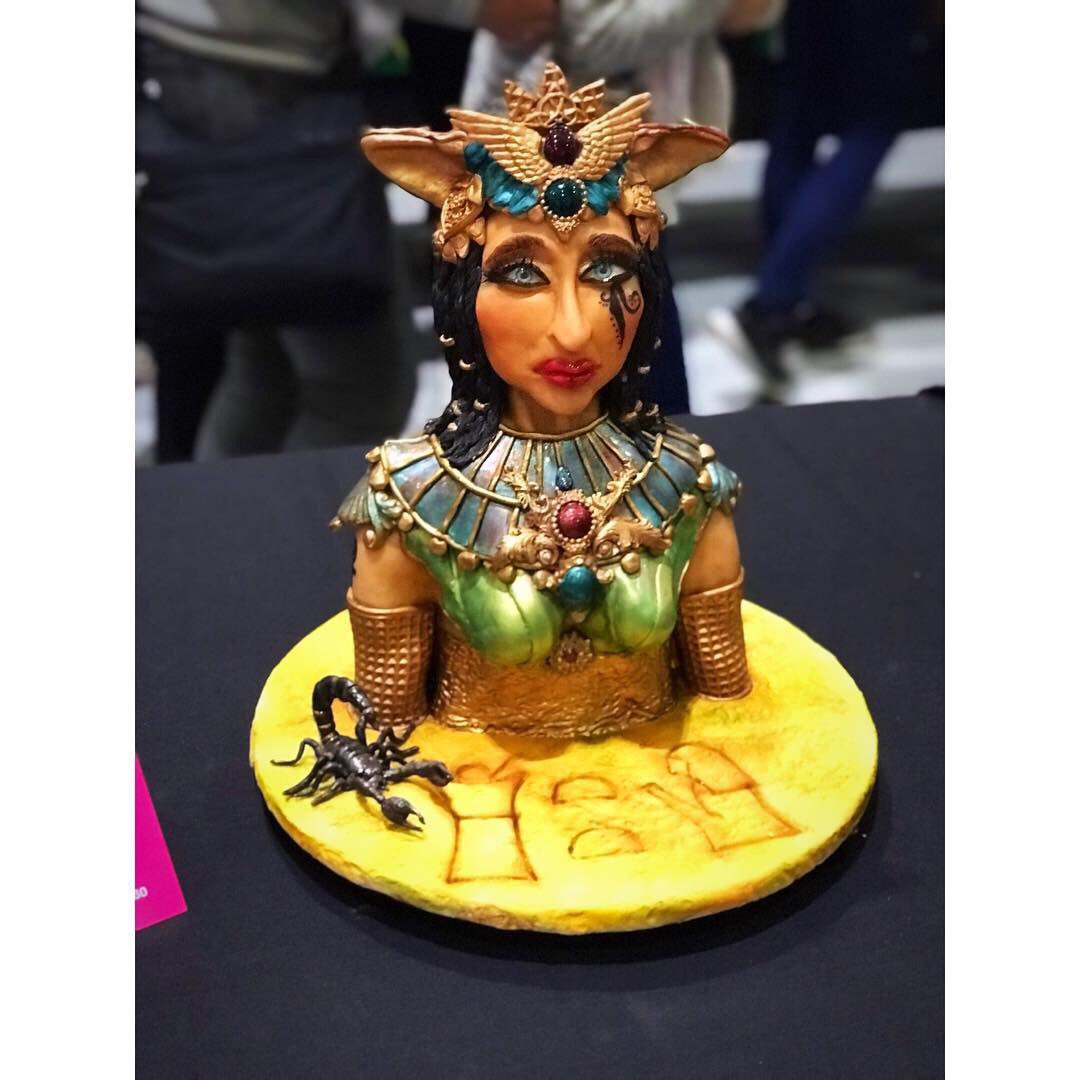 BecksBake's tweet photo. Some of my favourite display cakes and competition entries from @CakeandBakeShow #cakebake18 @ImmConUK @RosieCakeDiva @MCreativeCakes https://t.co/gI5VzjuK0G