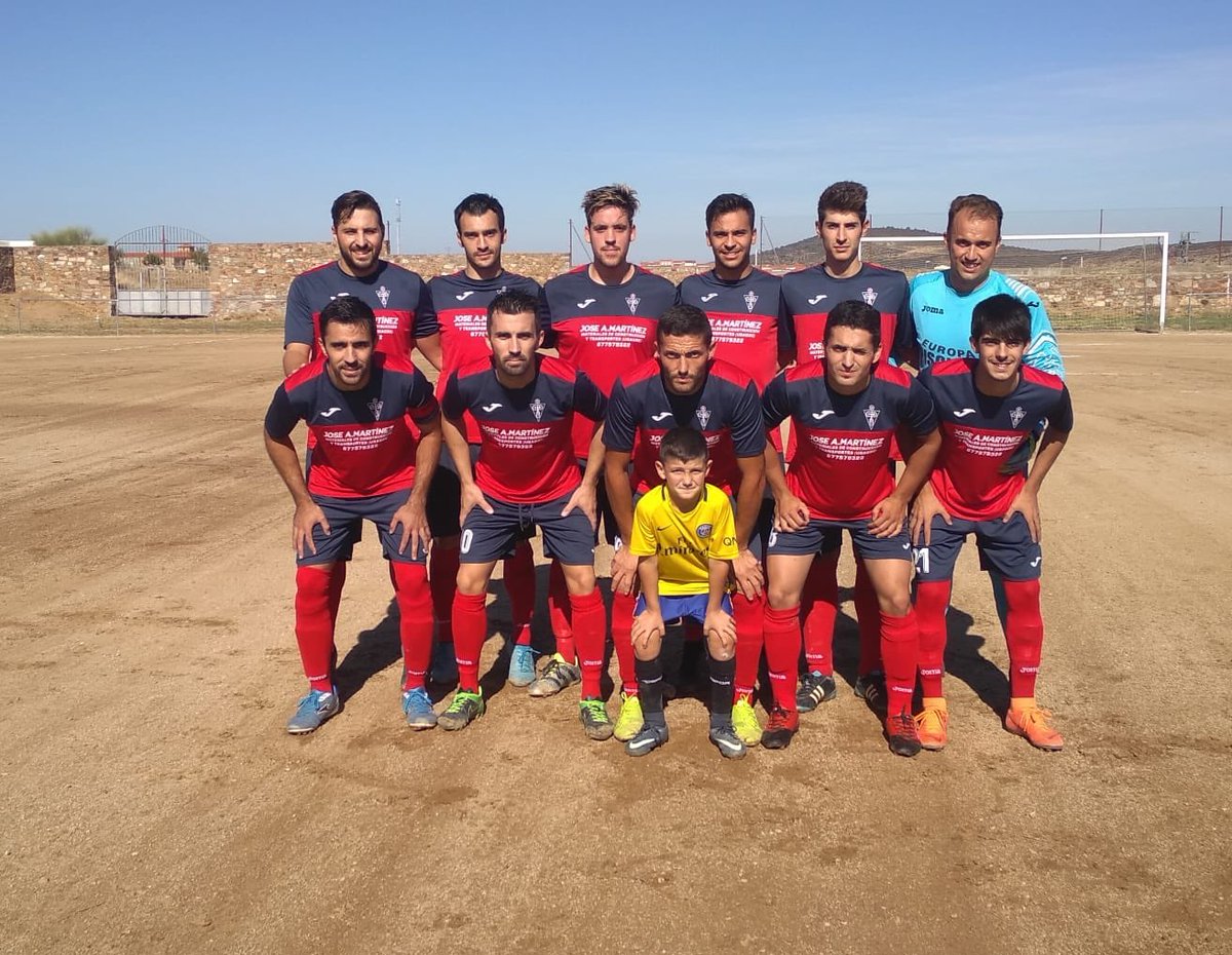 Final en el Valle de la Serena.

Athletic Valle 0 - 2 CD Usagre

⚽️@11Moisespm 
⚽️<a href="/sanchez_mesut/">Sánchez S1Ö </a> 

+3 puntos y 2ª victoria consecutiva fuera de casa. Seguimos trabajando y mejorando táctica y físicamente. Vamos equipo!!!

#SiempreJuntos 
#VamosÚrsaros
#VamosCDU