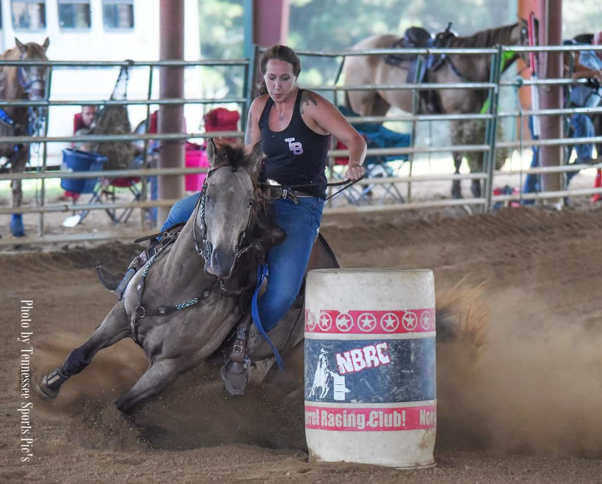 TNsportspics's tweet photo. #chasingbarrels with Nooga Barrel Racing Club #barrelracing #Horses #cowgirls #countrylife #SouthernSoul #sportsphotography @NikonUSA #chasingthedream https://t.co/JPKtxBoxLk