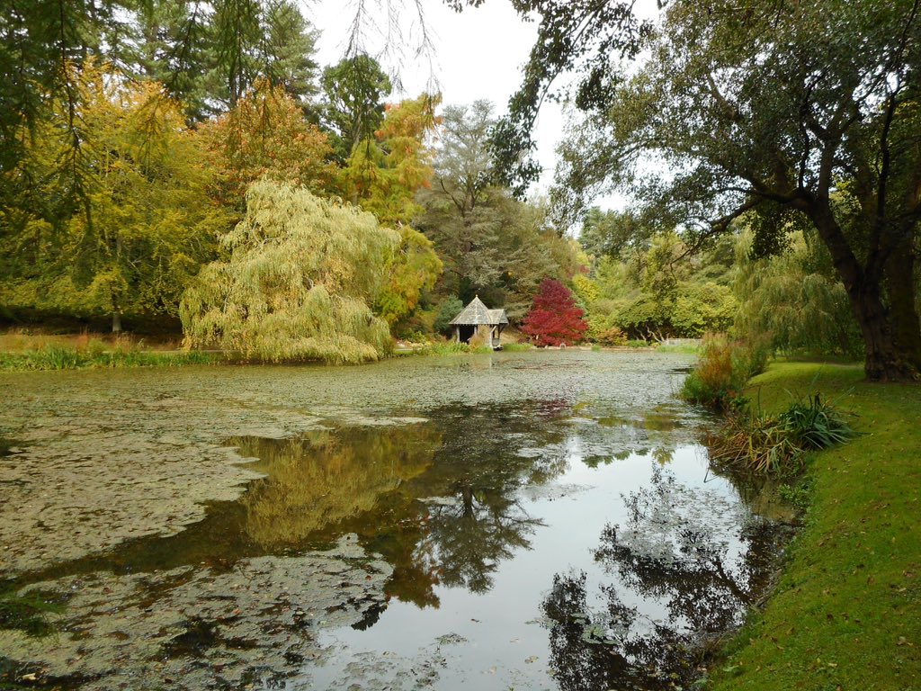 c_duigan's tweet photo. For @fluitans - @BodnantGardenNT remembers famous suffragist Laura Mclaren  #unbindthewing - clear water and looking good in all the lakes! #heritage https://t.co/dYPgdDJhou