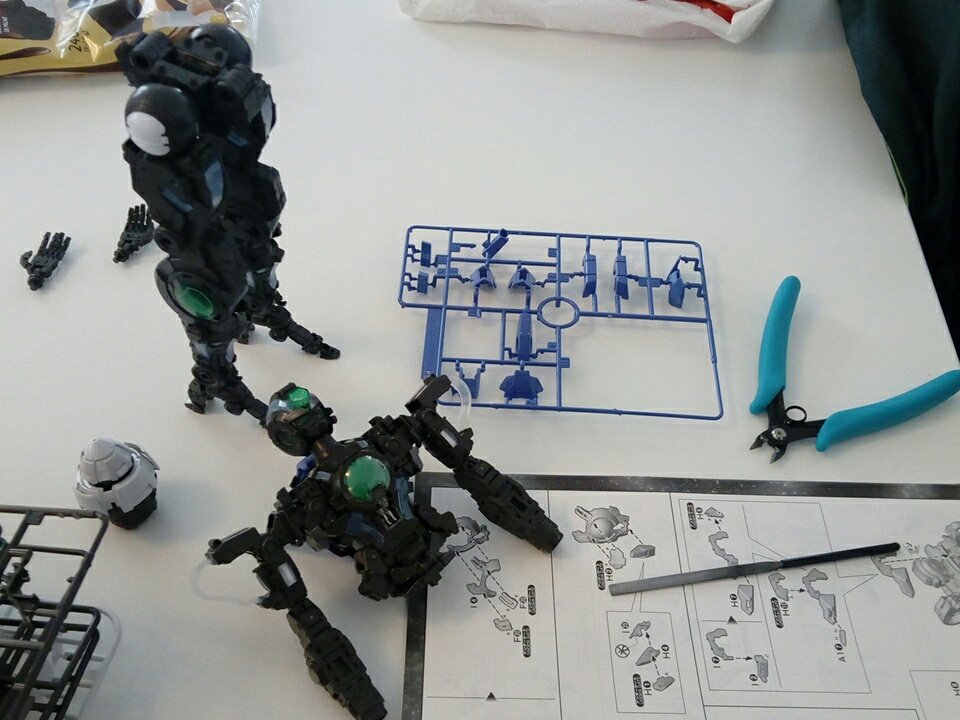AJFJ_Nantes's tweet photo. Atelier Plamo (maquettes japonaises) à l'AJFJ #ajfj #associationjeunessefrancejapon #plamo #plasticmodel #maquette #maquettesjaponaises #japon https://t.co/tKECfTePBo