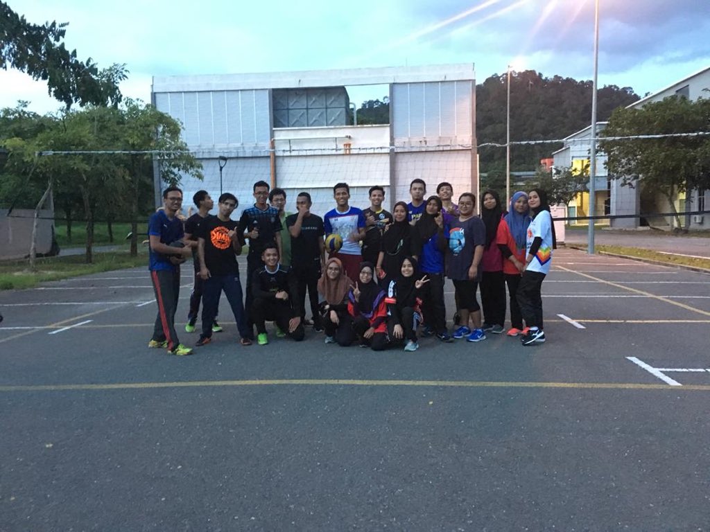 _PERKASE's tweet photo. Settle pemilihan bola tampar lelaki perempuan sempena sukan ppk 2018/2019 π road to come back π₯ ecehhh π
#sukanppk #ppkse https://t.co/Cx1gHTy3Wo