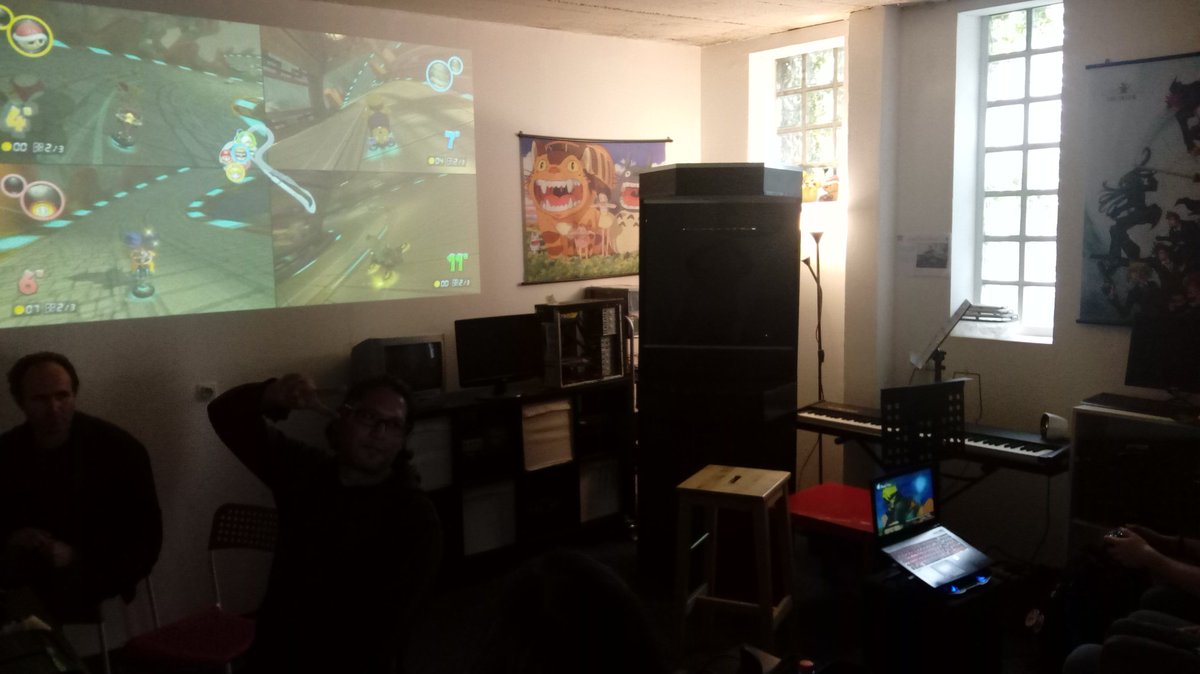 AJFJ_Nantes's tweet photo. Actuellement à l'AJFJ, après-midi jeux vidéo ! #nantes #jeuxvideos #ajfj #AssociationJeunesseFranceJapon https://t.co/rJ80IE4aA7