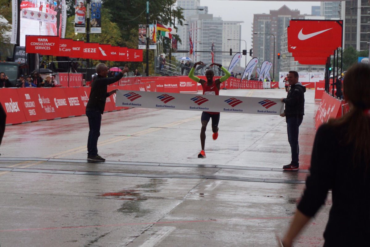 WMMajors's tweet photo. The champ!🔥 Congratulations @Mo_Farah 👏👏👏 #AbbottWMM #WhereChampionsRun https://t.co/KQrxocV0Ps