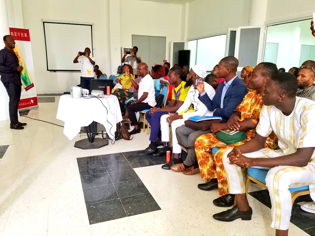 BuildersTeamF's tweet photo. Sénior Manager Bassirou GARBA donne également son témoignage: une expérience enrichissante avec #Forever
@BGreatForever
#BuildersTeam
#FLP
#HealthIsWealth https://t.co/a6Uh6S7gOk
