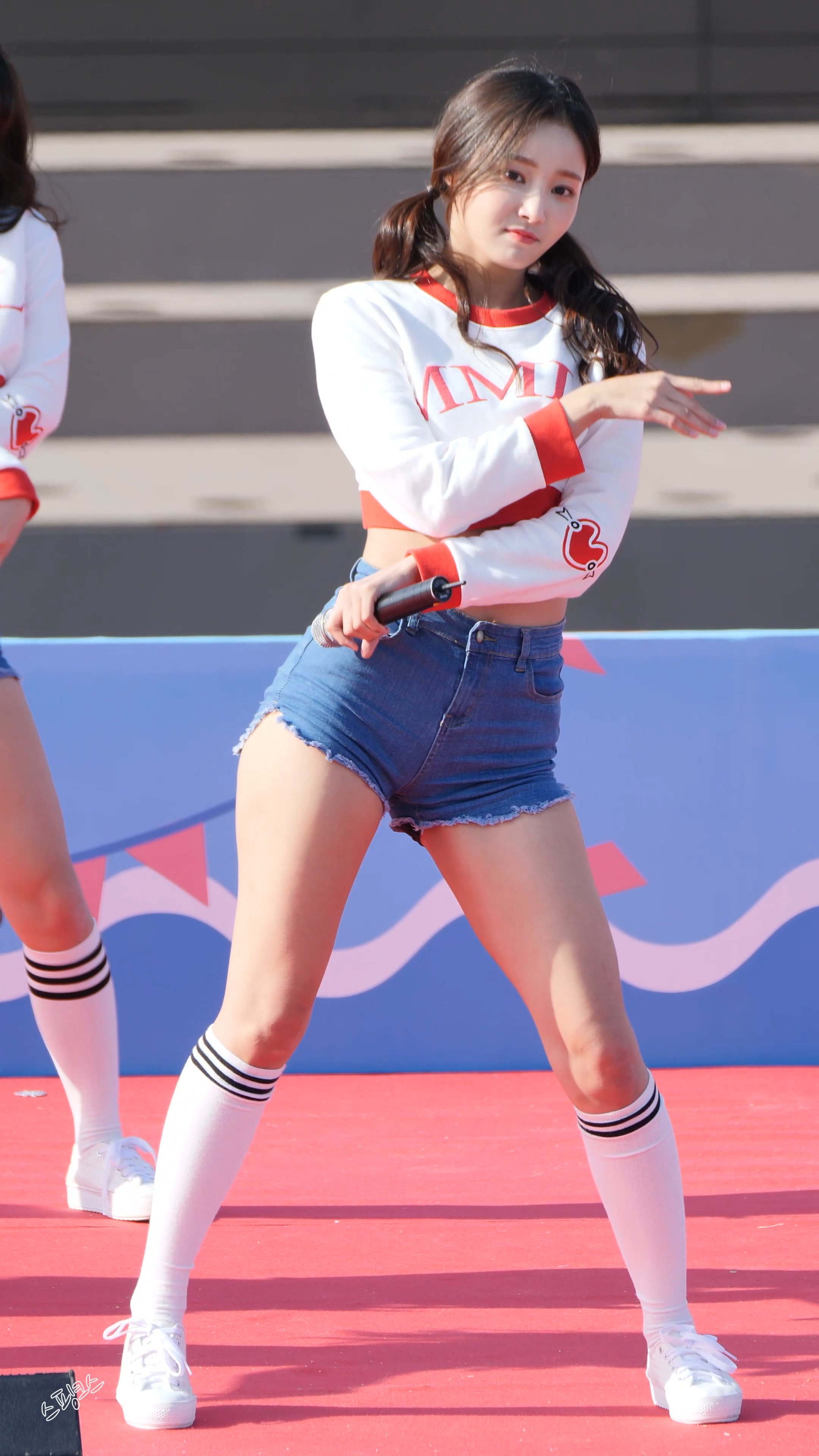 연우 다리  / X